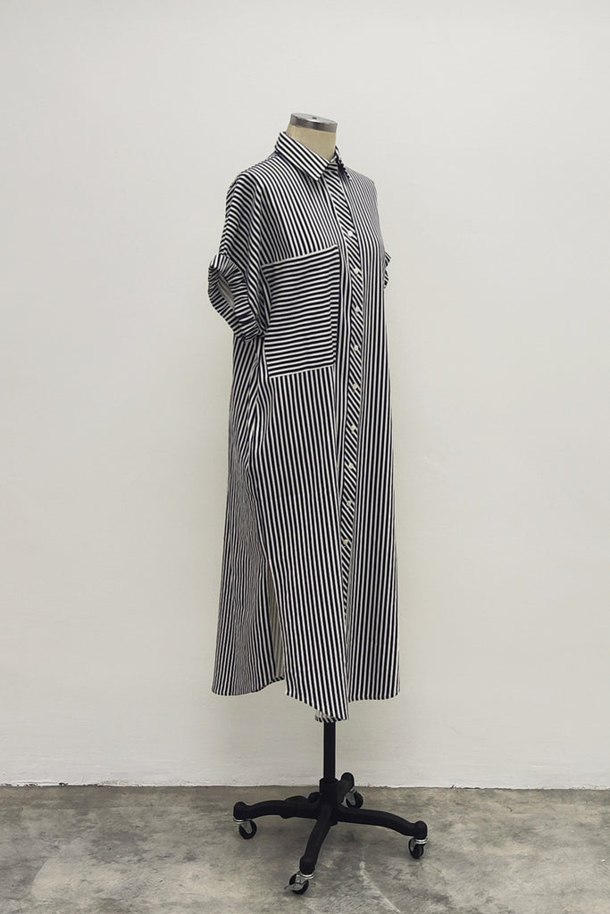 ELASTICED CUFF SHIRT DRESS IN NAVY STRIPE