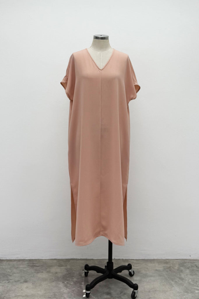 V-NECK SLIP ON DRES IN PINK