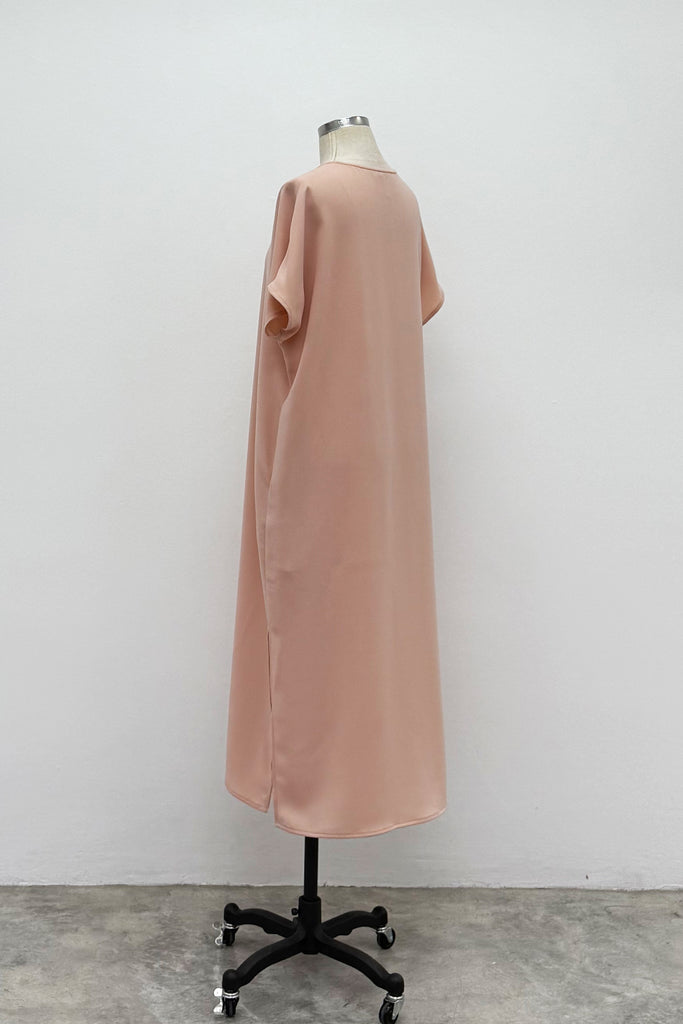 V-NECK SLIP ON DRES IN PINK